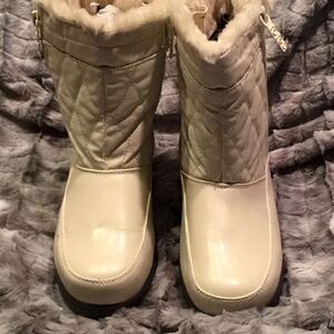 TOTES Womens  BOOTS NWOT
